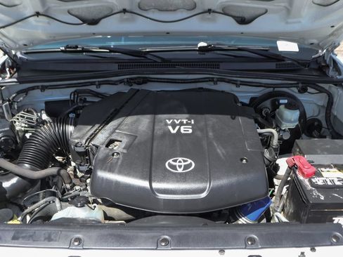 Used 2015 Toyota Tacoma PreRunner w/ TRD Off-Road Package RWD image 11