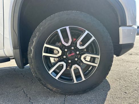 Used 2025 GMC Sierra 1500 AT4 w/ AT4 Premium Package image 13