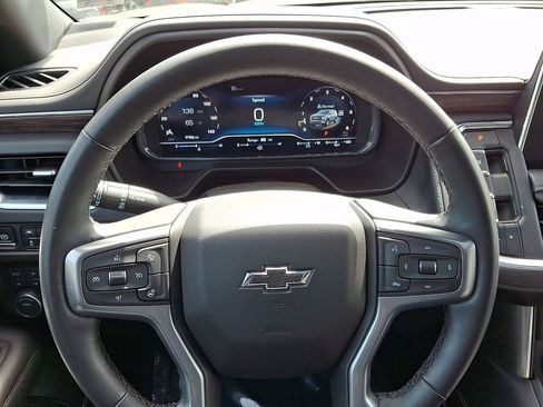 Certified 2023 Chevrolet Suburban Z71 w/ Luxury Package image 21