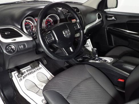 Used 2018 Dodge Journey SE image 9