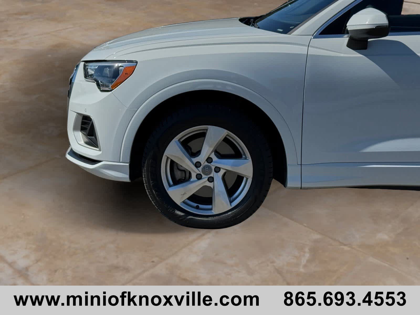 Used 2020 Audi Q3 2.0T Premium w/ Convenience Package AWD/4WD image 9