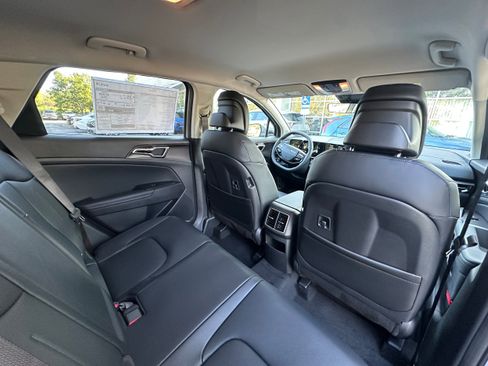 New 2026 Kia Sportage EX image 18
