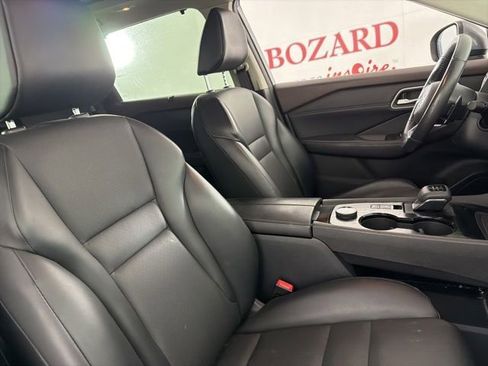 Used 2021 Nissan Rogue SV w/ Premium Package AWD/4WD image 16