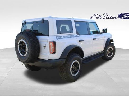 New 2025 Ford Bronco Badlands image 3