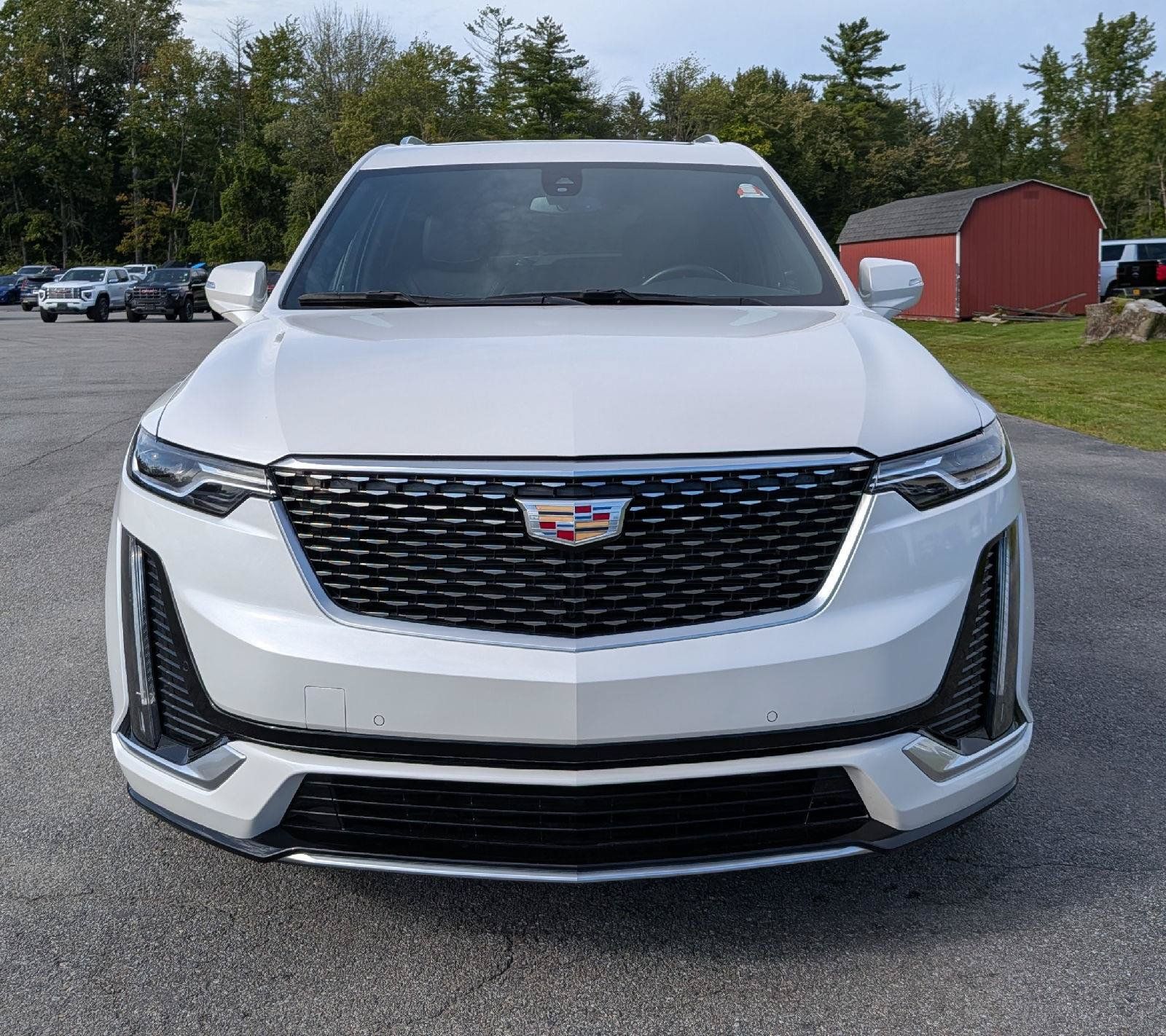 Used 2024 Cadillac XT6 Luxury w/ LPO, Floor Liner Package AWD/4WD image 2