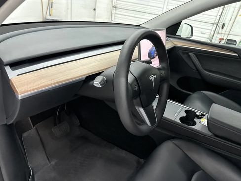 Used 2023 Tesla Model Y Long Range AWD/4WD image 13
