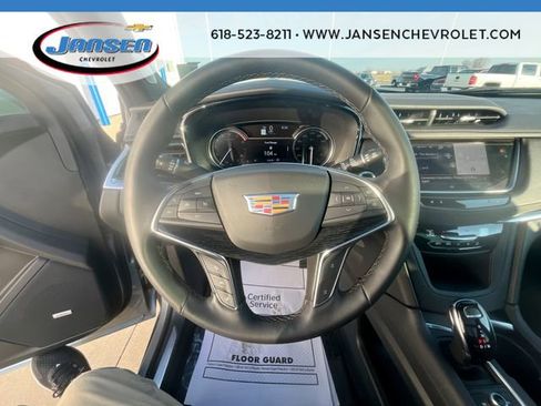 Used 2025 Cadillac XT5 Premium Luxury image 12