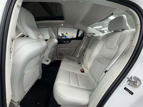 Used 2023 Volvo S60 B5 Plus image 18