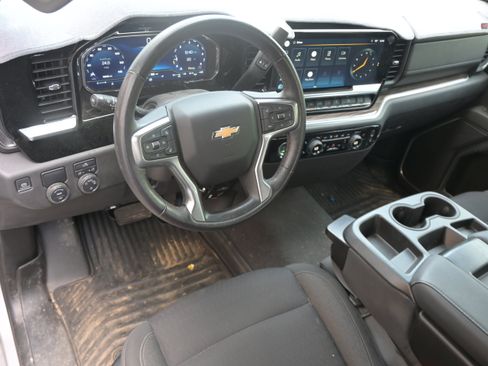 Used 2022 Chevrolet Silverado 1500 LT RWD image 11