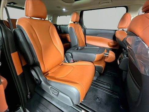 New 2026 Kia Carnival SX FWD image 11