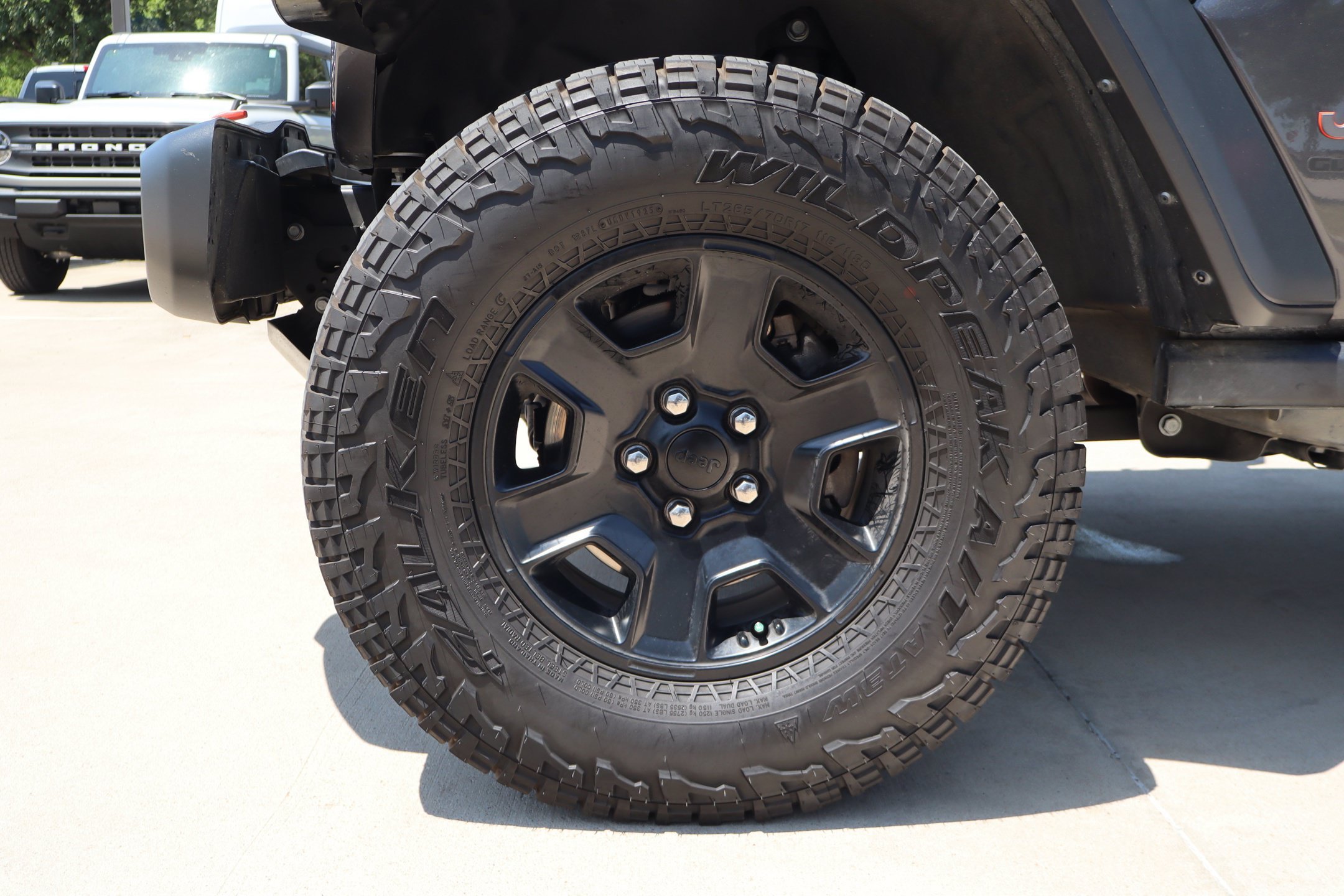 Used 2023 Jeep Gladiator Mojave w/ Trailer Tow Package AWD/4WD image 13