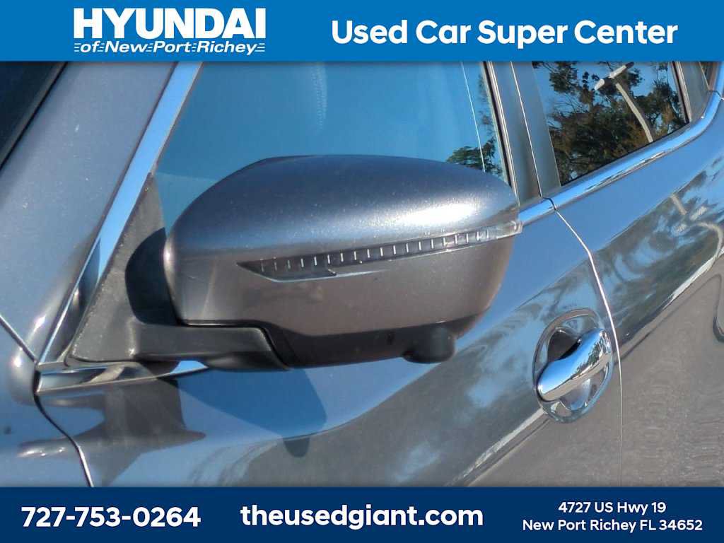 Used 2019 Nissan Rogue SV w/ Premium Package FWD image 11