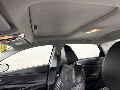 Used 2023 Hyundai Elantra Limited FWD image 14