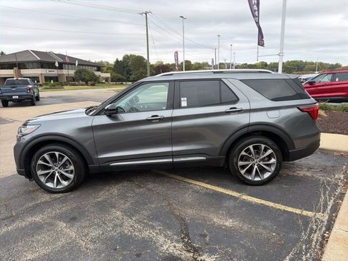 Certified 2025 Ford Explorer Platinum w/ Ultimate Package image 4