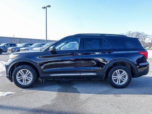 Used 2023 Ford Explorer XLT w/ Equipment Group 202A image 11