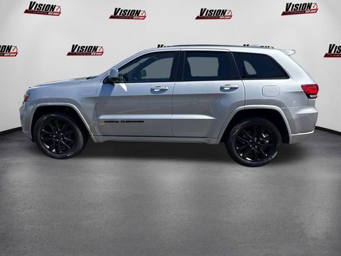 Used 2018 Jeep Grand Cherokee Altitude AWD/4WD image 8