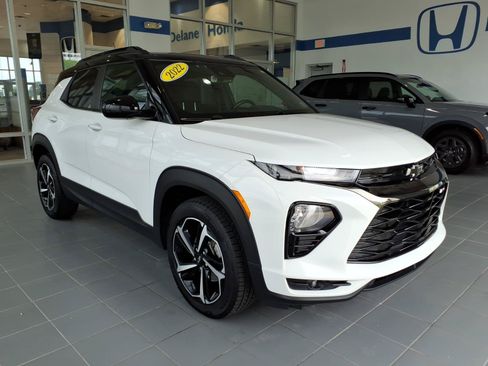 Used 2022 Chevrolet TrailBlazer RS w/ Technology Package AWD/4WD image 1