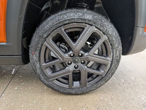 New 2026 Jeep Compass Latitude image 39