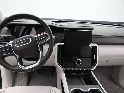 Used 2025 GMC Acadia Denali image 14