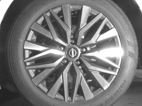 Used 2025 Nissan Altima 2.5 SV FWD image 14