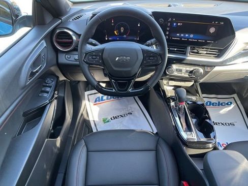 New 2026 Chevrolet Trax RS w/ Sunroof Package image 6