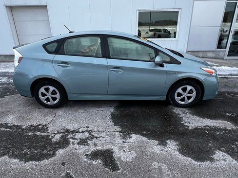 Used 2015 Toyota Prius Four image 6