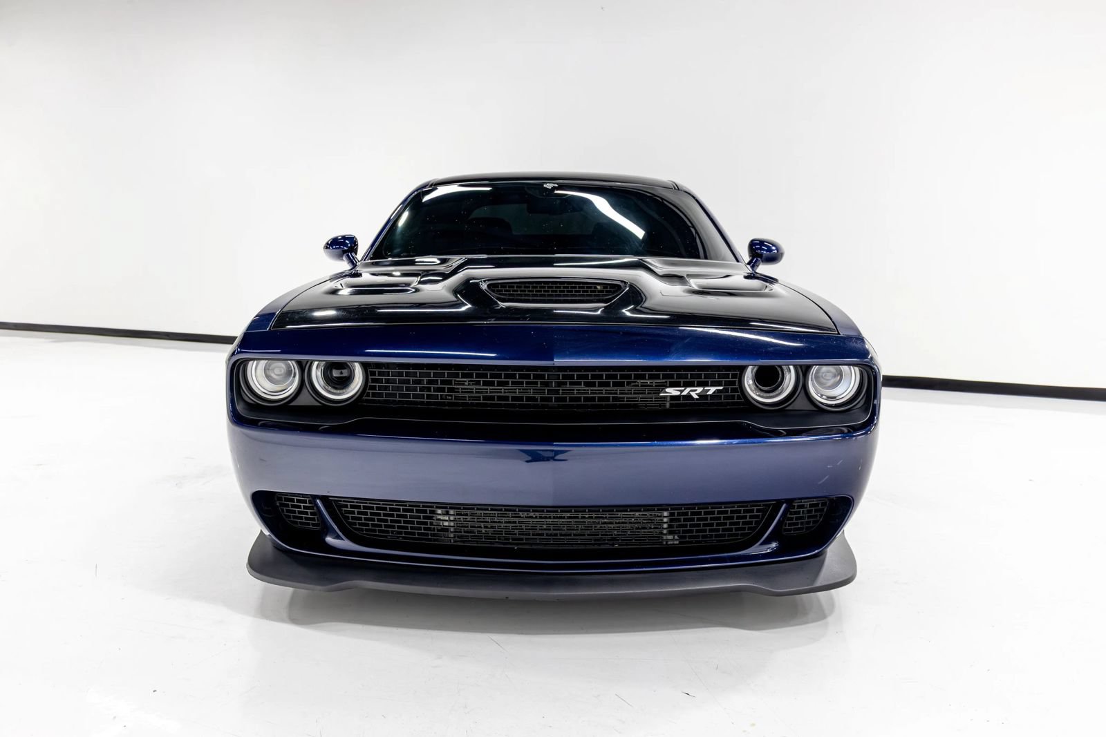 Used 2016 Dodge Challenger SRT Hellcat RWD image 7
