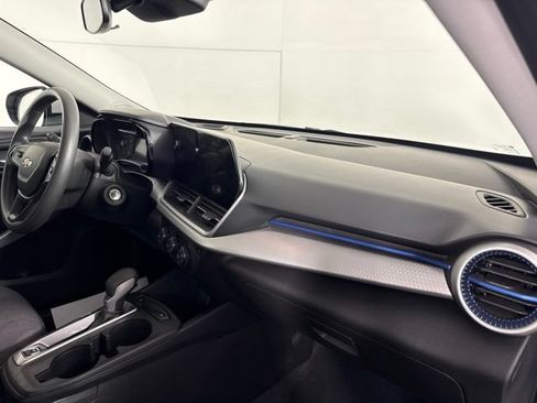 Used 2024 Chevrolet Trax LS w/ LS Convenience Package FWD image 31