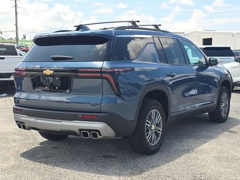 Used 2025 Chevrolet Traverse LT w/ LPO, Floor Liner Package FWD image 5