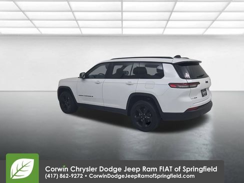 Certified 2023 Jeep Grand Cherokee L Altitude image 10