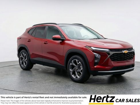 Used 2025 Chevrolet Trax LT image 1