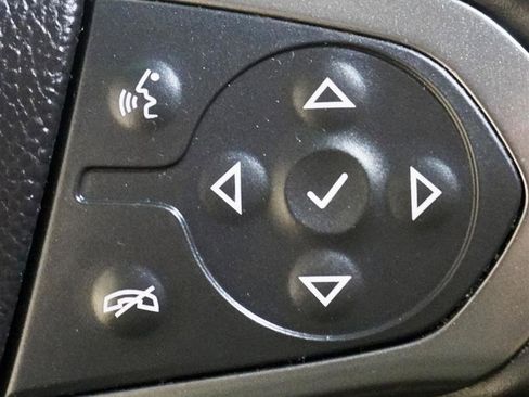 Used 2018 Chevrolet Suburban LT w/ Z71 Midnight Edition image 26