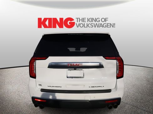 Used 2023 GMC Yukon XL Denali image 4