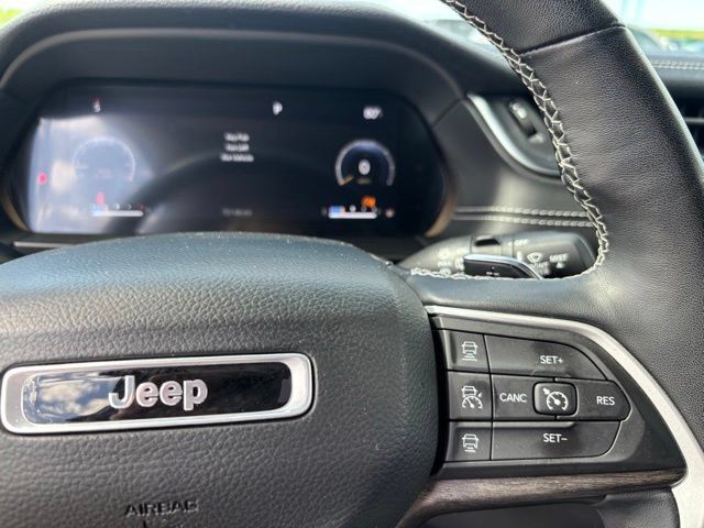 Certified 2022 Jeep Grand Cherokee L Limited w/ Black Appearance Package AWD/4WD image 29
