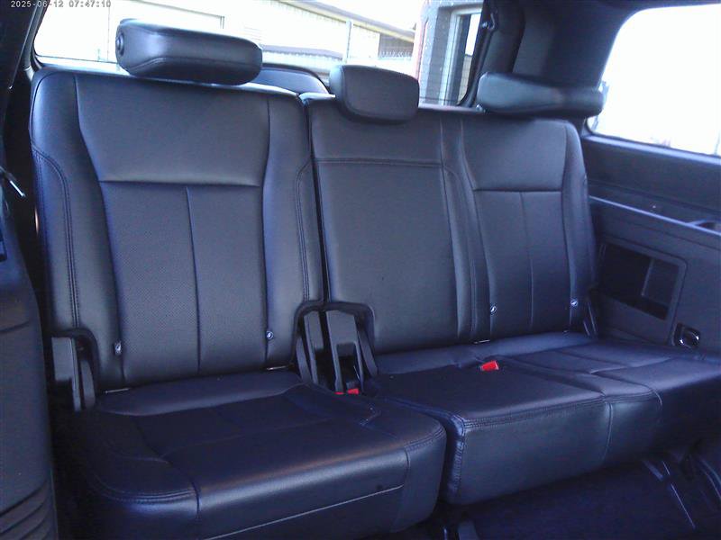 Used 2019 Ford Expedition XLT w/ Equipment Group 202A AWD/4WD image 9