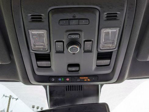 Used 2023 GMC Yukon XL SLT w/ SLT Luxury Package AWD/4WD image 21