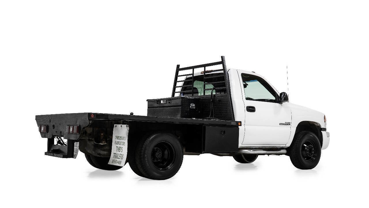 Used 2006 GMC Sierra 3500 SLE w/ Heavy-Duty Power Package RWD image 3