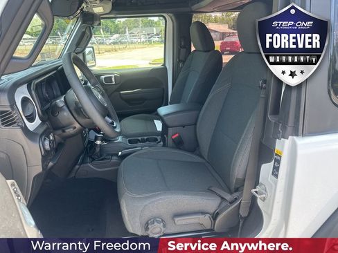 Used 2025 Jeep Wrangler Sport AWD/4WD image 10