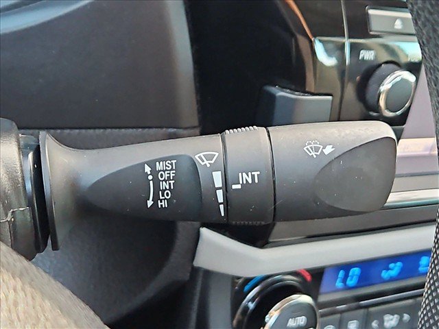 Used 2015 Toyota Corolla LE FWD image 27