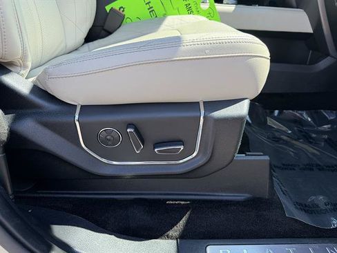 Used 2018 Ford Expedition Platinum AWD/4WD image 15