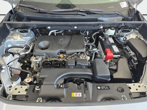 Used 2025 Toyota RAV4 XLE AWD/4WD image 12