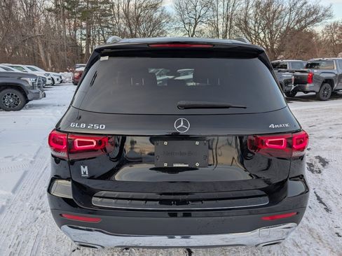 Used 2022 Mercedes-Benz GLB 250 4MATIC image 6