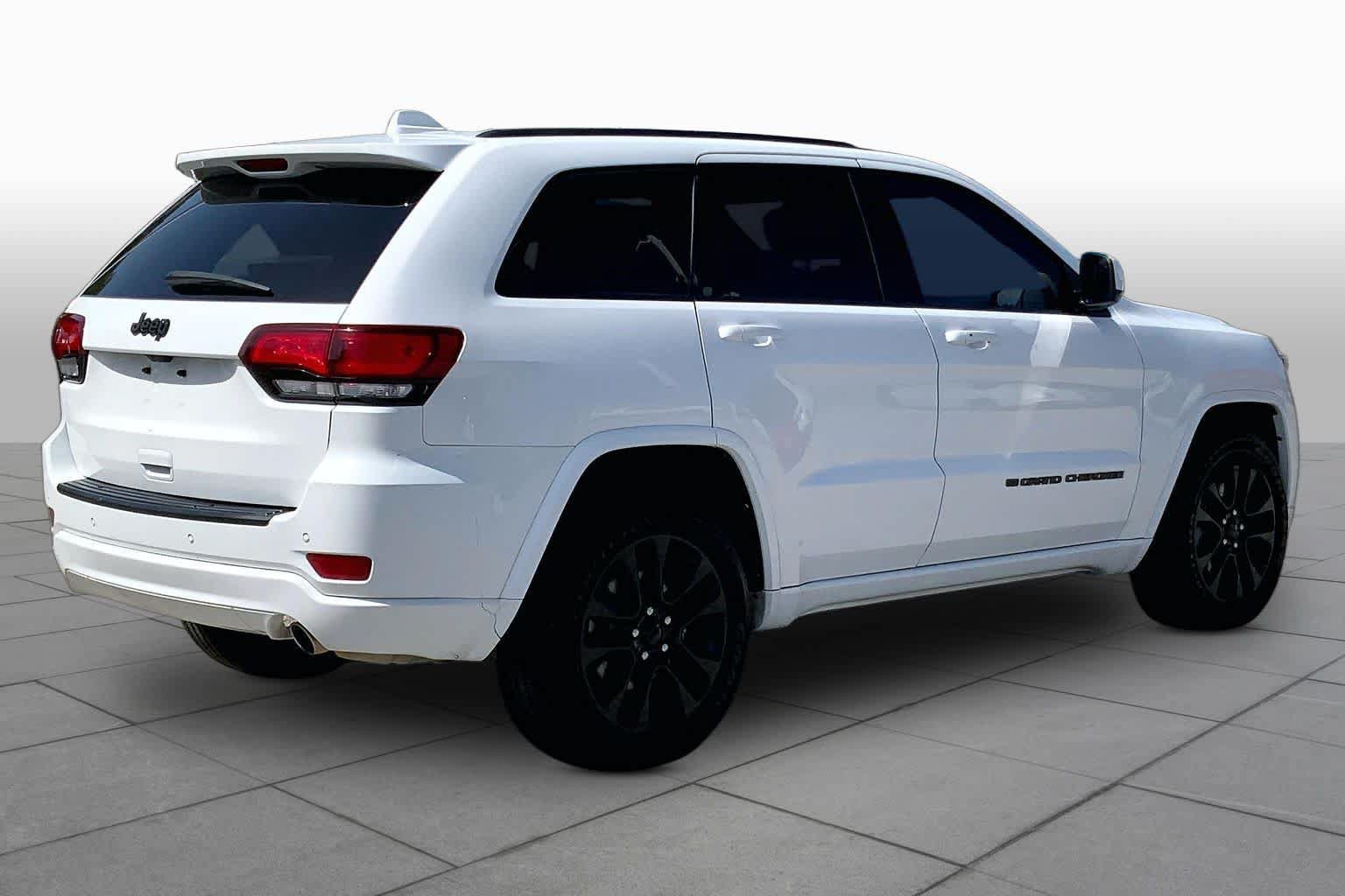 Certified 2022 Jeep Grand Cherokee Laredo X RWD image 13
