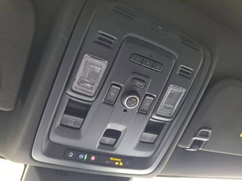 Certified 2024 Cadillac Escalade ESV Premium Luxury image 35