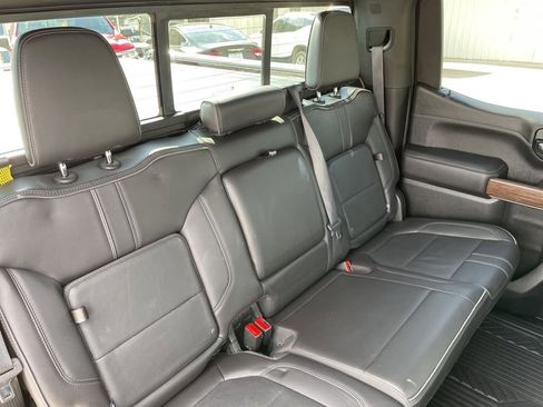 Used 2021 Chevrolet Silverado 1500 High Country w/ Technology Package image 18