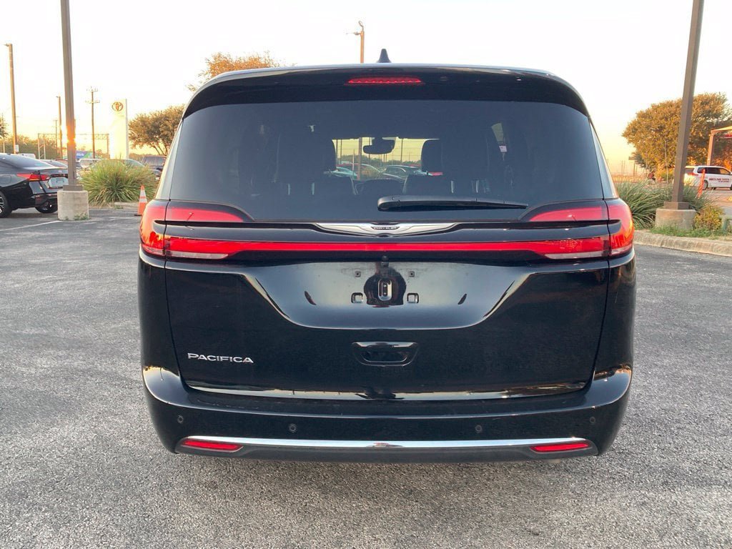 Used 2026 Chrysler Pacifica Select FWD image 6
