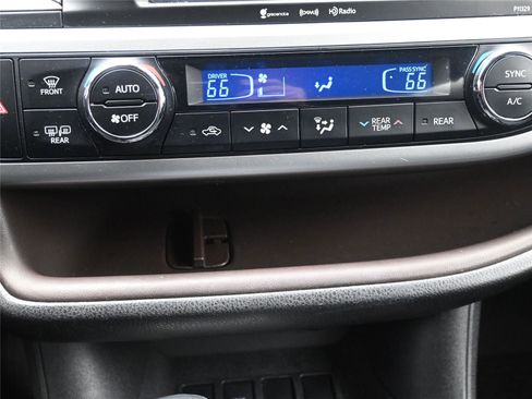 Used 2017 Toyota Highlander Plus image 16