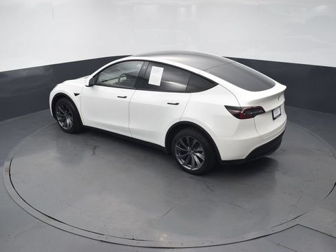 Used 2022 Tesla Model Y Long Range AWD/4WD image 33