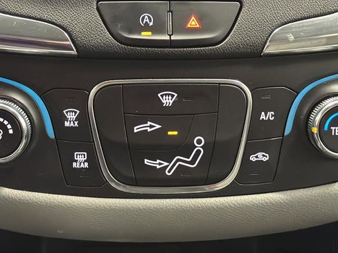 Used 2023 Chevrolet Equinox LS w/ LS Convenience Package AWD/4WD image 17