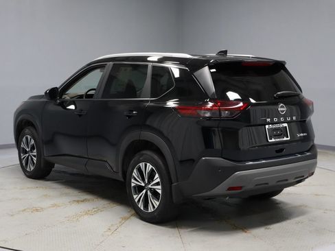 Certified 2023 Nissan Rogue SV w/ SV Premium B Package AWD/4WD image 10